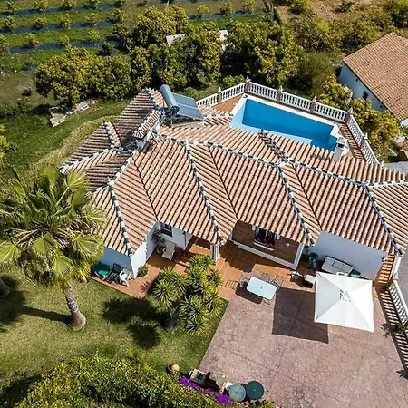Villa Andalucia: Cerca De Todo, Intimidad Y Espacio Nerja