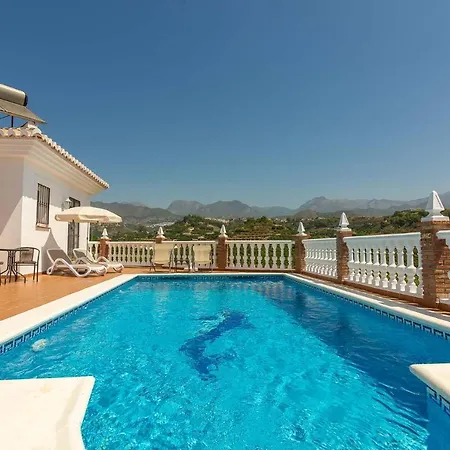 Andalucia: Cerca De Todo, Intimidad Y Espacio Villa Nerja